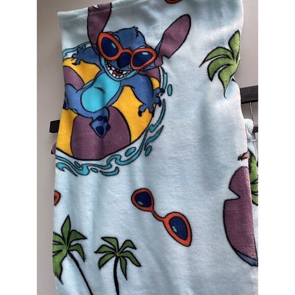 Disney Stitch Soft Throw Blanket 50 X 70” Surfing Tubbing Beach Waves NEW - Picture 15 of 16